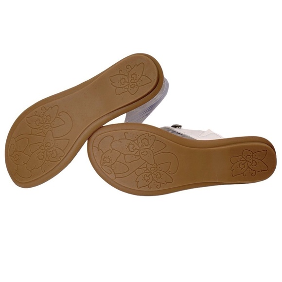 St. John’s Bay Women’s Nautical Charm Thong White Slip On Sandal Size-6.5 - Picture 7 of 8